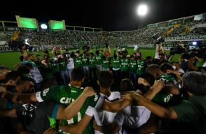 271237_chapecoensehomenaje_281117afpe.jpg
