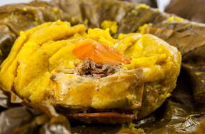 Tamal podría subir de precio en Bogotá por escasez de hojas tras incendios en Tolima