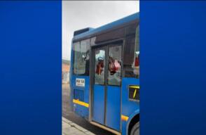 Colado molesto porque le pidieron pagar el pasaje habría vandalizado bus del SITP