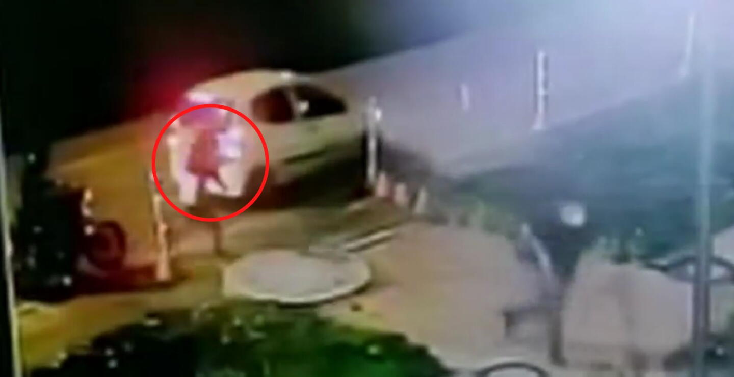 Para no dejarse robar, prefirió romper con su cuerpo la puerta de vidrio del edificio donde vive