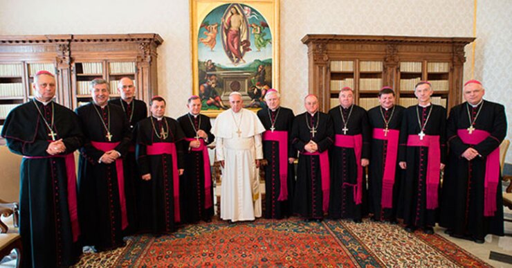Las monjas deben ser “madres espirituales y no solteronas”