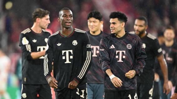 Nicolas Jackson junto a Luis Díaz en el Bayern Múnich. 