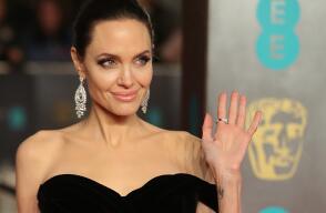 253876_angelina_jolie.jpg