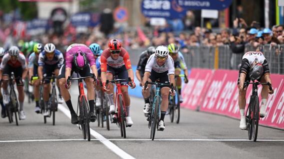 Embalaje en la etapa 11 del Giro de Italia 2023 Embalaje en la etapa 11 del Giro de Italia 2023