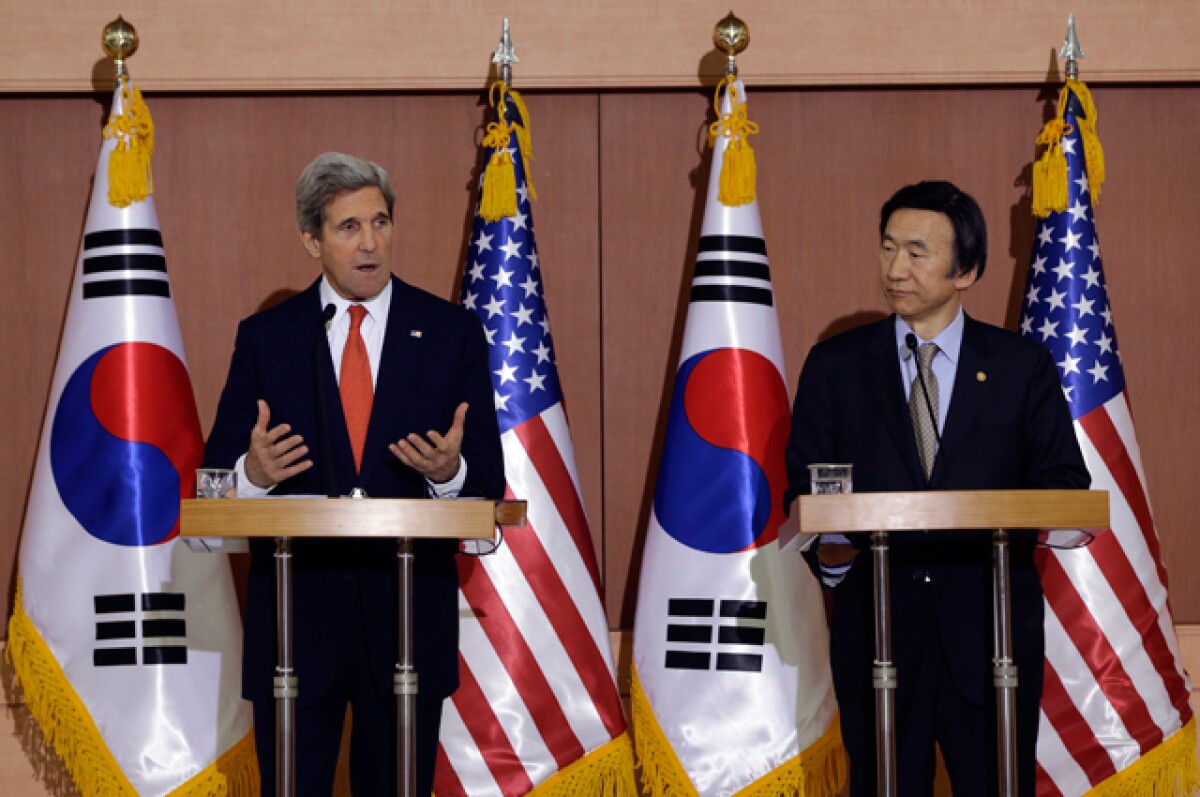 En la foto el secretario de Estado de EE. UU., John Kerry, y su homólogo surcoreano, Yun Byung-se. AP