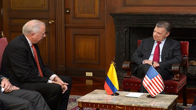 Estados Unidos garantiza ayuda por cinco años más para la lucha antidrogas en Colombia