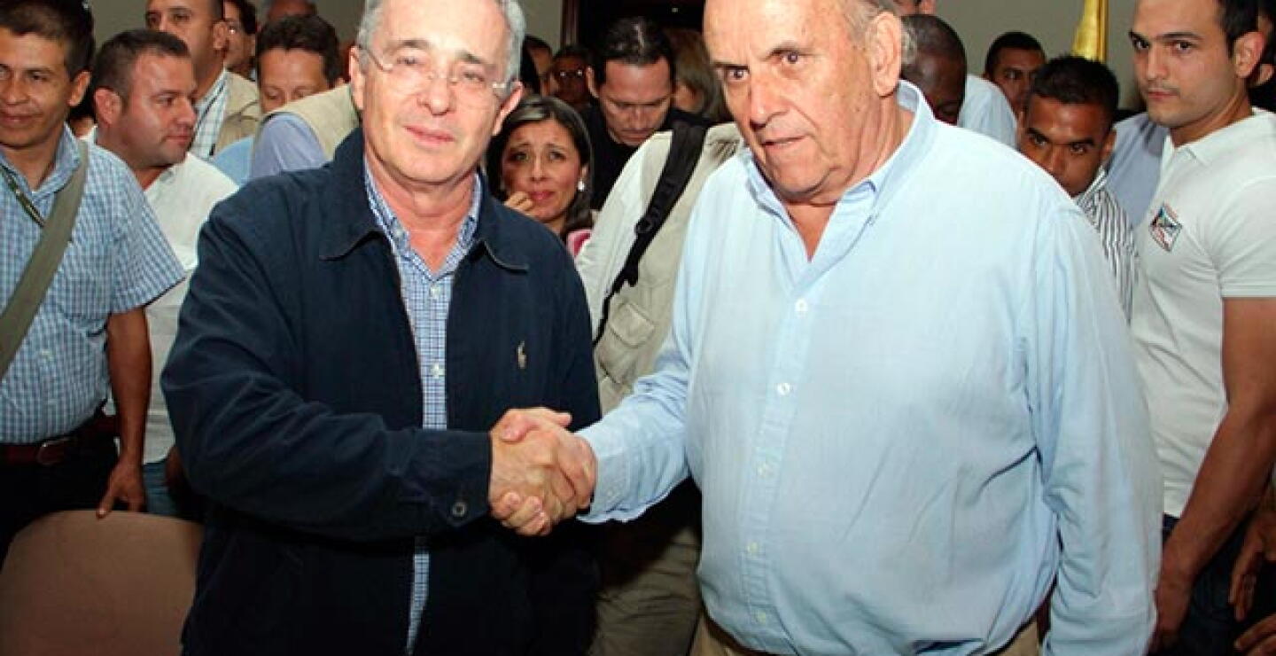 051015-armitage-y-uribe.jpg