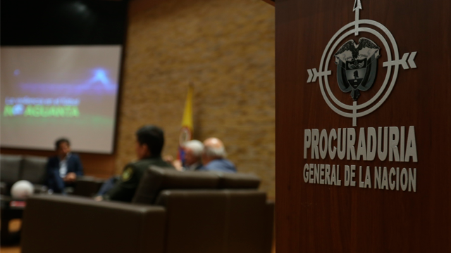 Suspenden a dos alcaldes y un funcionario de la costa Caribe por presunta participación en política