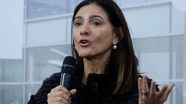 Mintransporte le responde a Claudia López tras reclamo por contaminación y le recuerda otras cosas