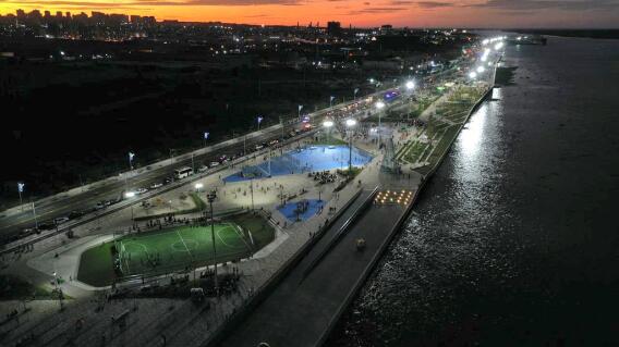 Malecón del Río en Barranquilla.jpg Malecón del Río en Barranquilla.jpg