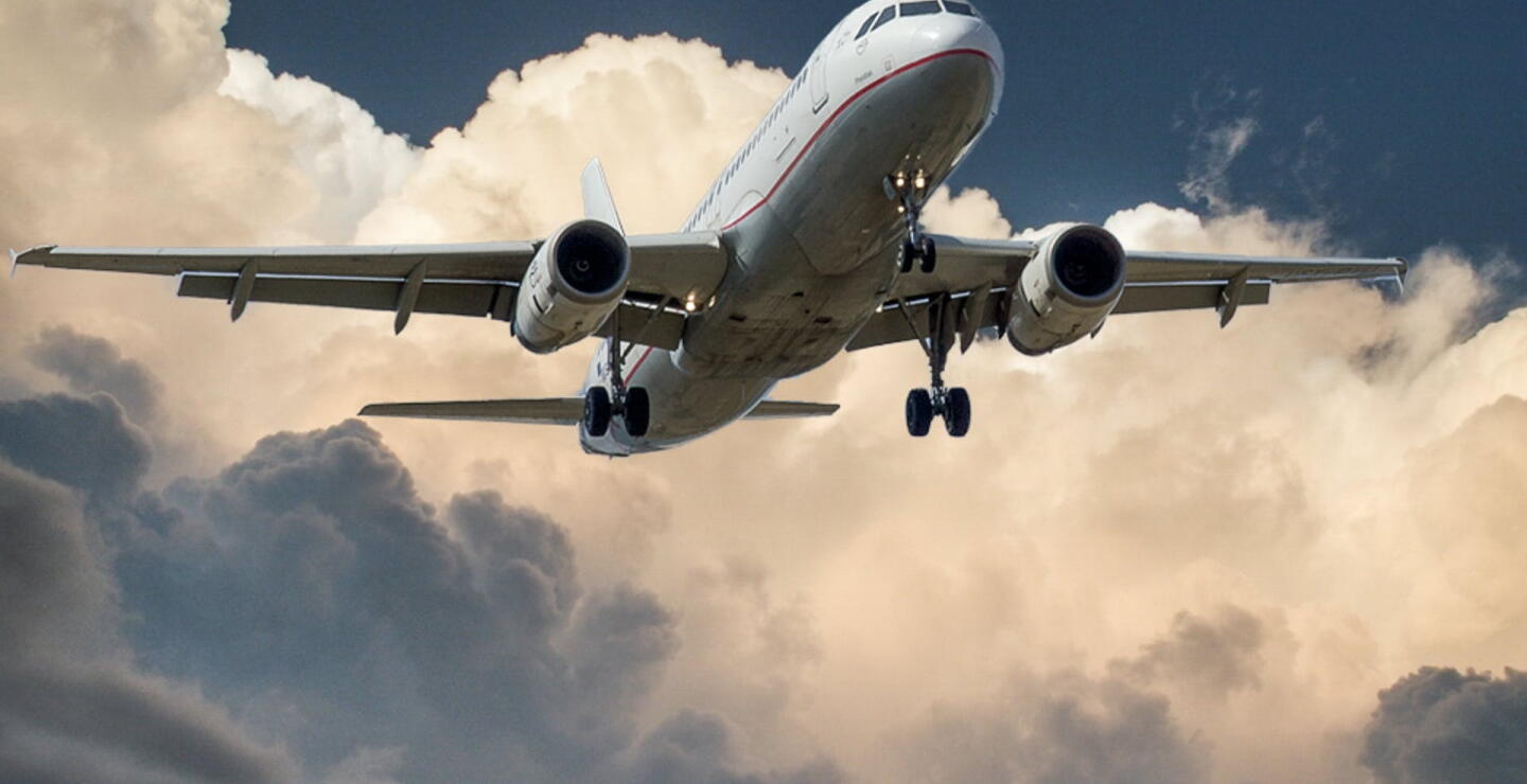 Mujer sufrió un infarto en pleno vuelo y 15 cardiólogos que iban a una conferencia la auxiliaron