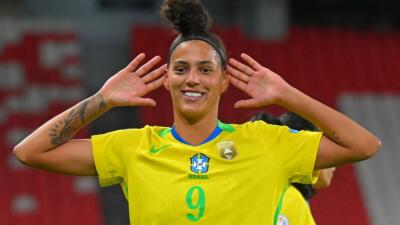 Amanda Gutierres, delantera de la Selección Brasil femenina. 
