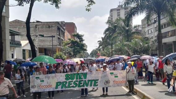284109_Marcha de docentes en Cali. Foto: Blu Radio.