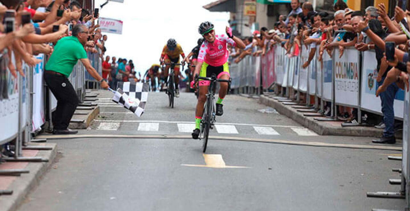 Cortesía: Federación Colombiana de Ciclismo/ Natalia Muñoz ganó la etapa 3 de la Vuelta a Colombia femenina