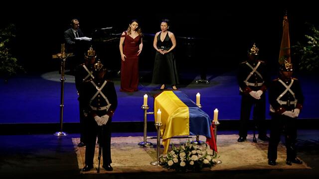 En el Teatro Colón, su segunda casa, familiares y amigos despiden a Gloria Zea En el Teatro Colón, su segunda casa, familiares y amigos despiden a Gloria Zea