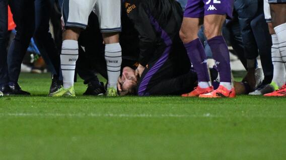 Edoardo Bove, jugador de Fiorentina, salió en ambulancia en el partido contra Inter de Milán, por la Serie A Edoardo Bove, jugador de Fiorentina, salió en ambulancia en el partido contra Inter de Milán, por la Serie A