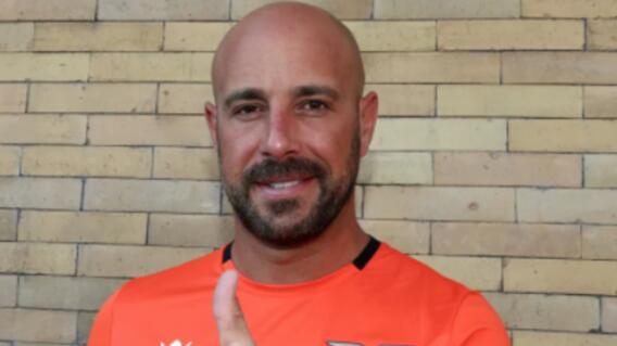 Pepe Reina, arquero español Pepe Reina, arquero español
