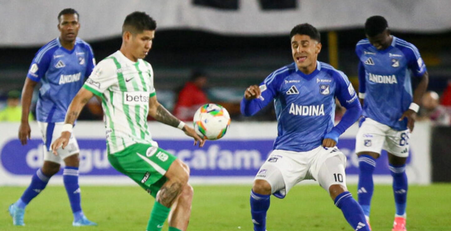 Acción de juego entre Millonarios y Nacional por la segunda fecha de cuadrangulares de Liga I-2025.