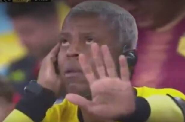 319338_hincha_arbitro_220819_e.jpg
