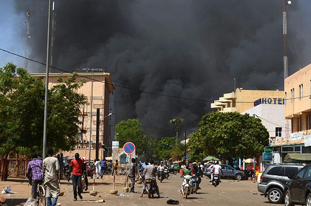Ataque terrorista en Burkina Faso deja 28 muertos y 50 heridos