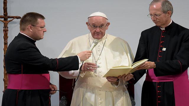 “Callejear la fe”: la invitación del papa Francisco a los religiosos en Medellín