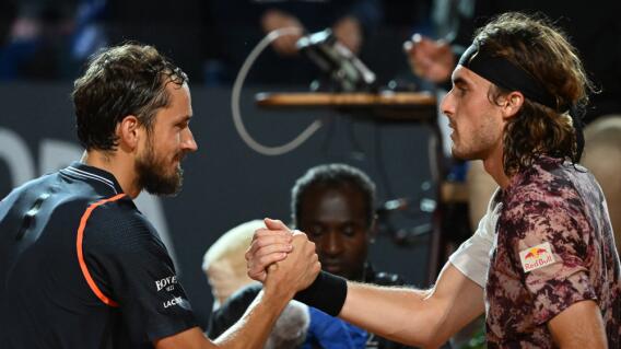 Daniil Medvedev y Stefanos Tsitsipas, en el Masters 1.000 de Roma 2023 Daniil Medvedev y Stefanos Tsitsipas, en el Masters 1.000 de Roma 2023