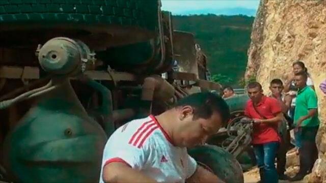 Bus escalera se accidentó aparatosamente en sur del Cauca y 15 personas resultaron heridas Bus escalera se accidentó aparatosamente en sur del Cauca y 15 personas resultaron heridas