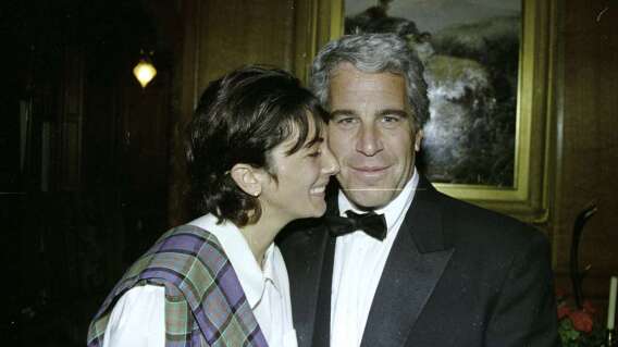 Cómplice de Jeffrey Epstein pide inmunidad a cambio de testificar ante el Congreso de EE. UU. Cómplice de Jeffrey Epstein pide inmunidad a cambio de testificar ante el Congreso de EE. UU.