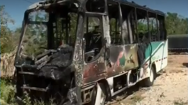 Bus intermunicipal con más de 30 pasajeros a bordo se incendió en Turbaco, Bolívar 