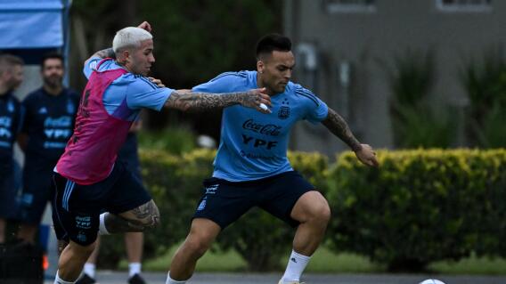 Lautaro Martínez (der.), delantero de la Selección de Argentina. Lautaro Martínez (der.), delantero de la Selección de Argentina.