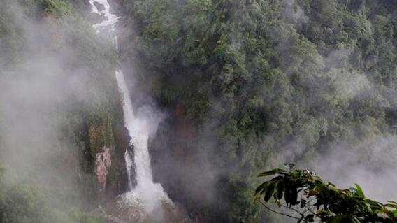 345498_Imagen parcial de la Cascada Haew Narok, que pertenece al Parque Nacional de Khao Yai en Tailandia - EFE