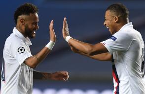 374081_Neymar y Mbappé / Foto: AFP