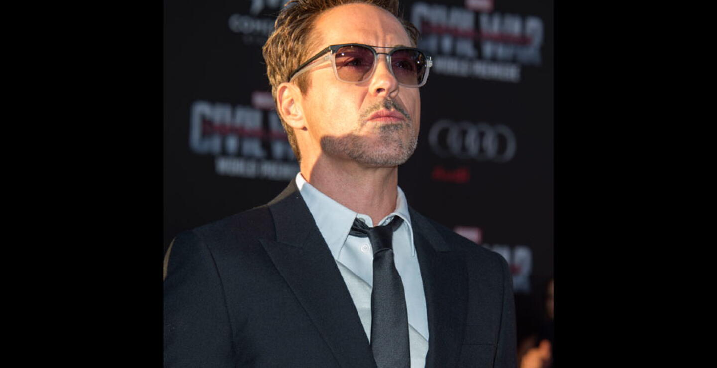 Robert Downey Jr. (Iron Man).