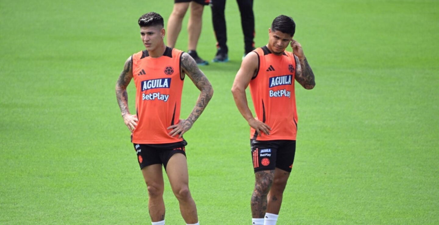 Jorge Carrascal interesa en el Flamengo. Acá junto a Juan Camilo 'Cucho' Hernández.