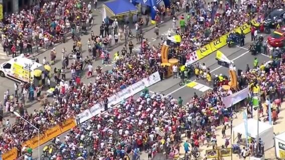 339728_Inicio de etapa 20 del Tour de Francia - Foto: Tour de Francia