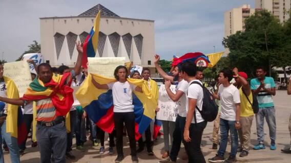 271175_La reunión fue convocada mediante redes sociales. Foto referencia: Rodolfo Rodríguez.