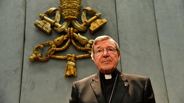 Cardenal Pell, el tercero más poderoso de Santa Sede, niega categóricamente abusos sexuales