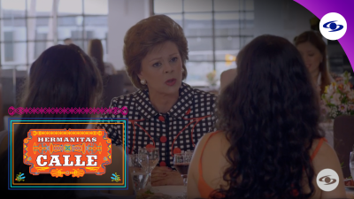 Isabel habla con las Hermanitas Calle