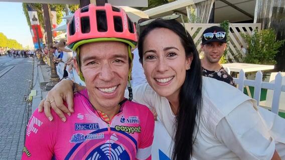 Rigoberto Urán y Mariana Pajón, en la etapa 21 del Tour de Francia. Rigoberto Urán y Mariana Pajón, en la etapa 21 del Tour de Francia.
