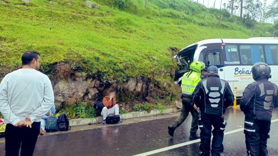 Grave accidente en vía Bogotá-Girardot deja una mujer muerta y 10 personas heridas Grave accidente en vía Bogotá-Girardot deja una mujer muerta y 10 personas heridas