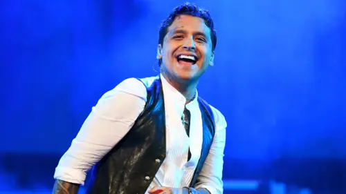 Cantante acusa a Christian Nodal de coquetearle a su esposa.