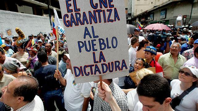 Oposición venezolana descarta diálogo tras derrota en elecciones regionales