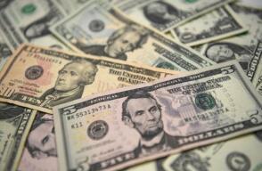 362322_Dólares. Foto: AFP