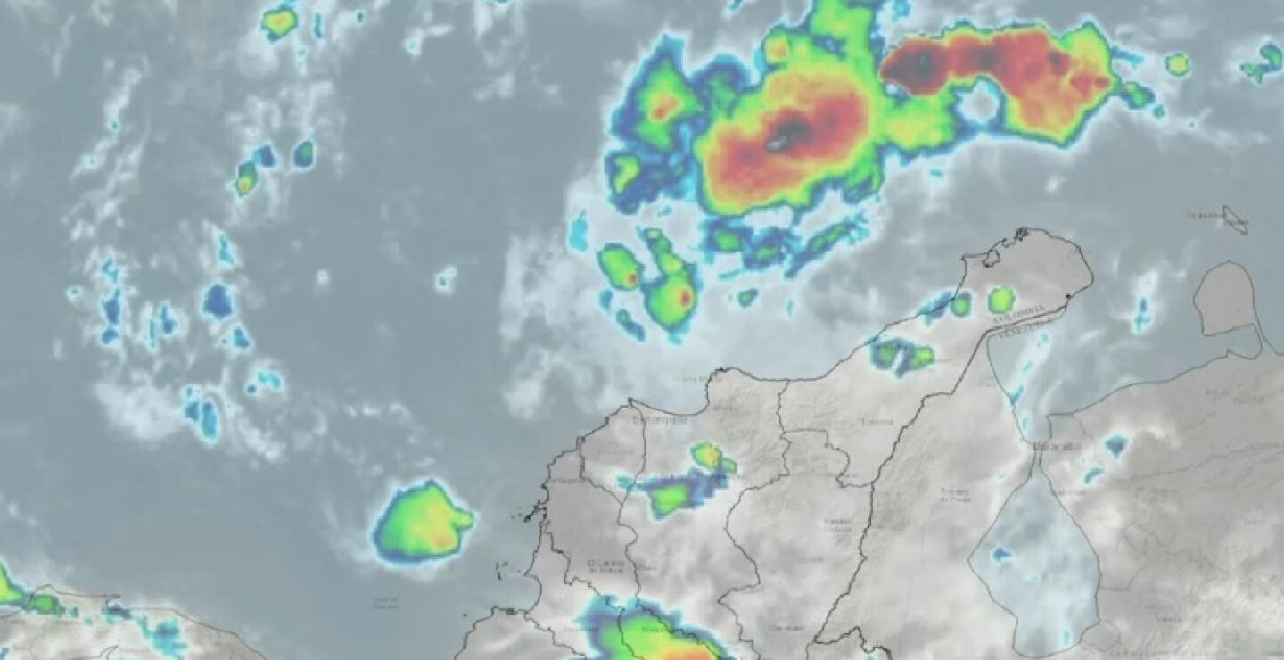 Onda tropical que avanza por el Caribe tocó tierra colombiana