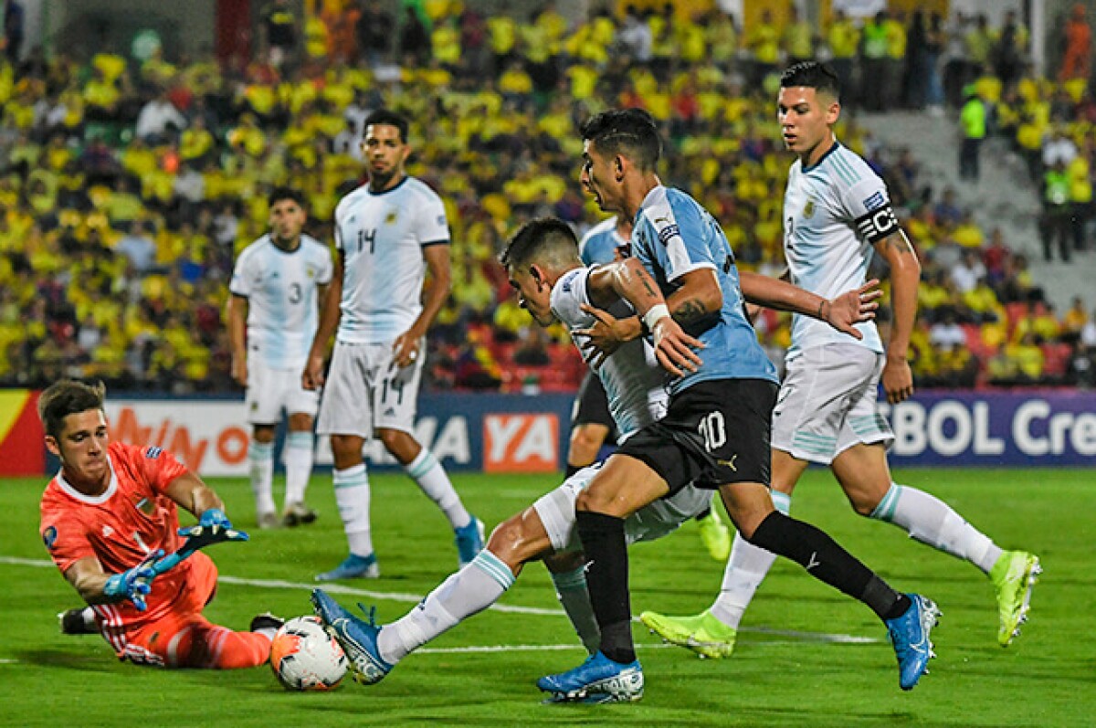 330165_argentinauruguay030220afpe.jpg