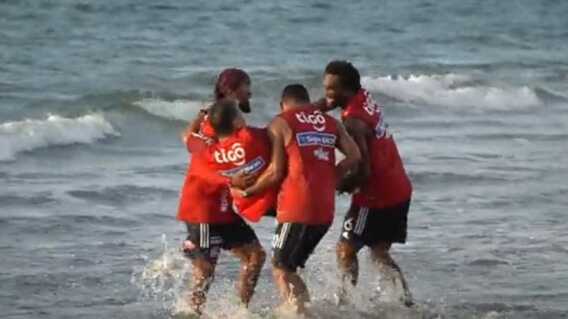 Futbolistas de Junior de Barranquilla en la práctica del martes 7 de junio, en la playa. Futbolistas de Junior de Barranquilla en la práctica del martes 7 de junio, en la playa.