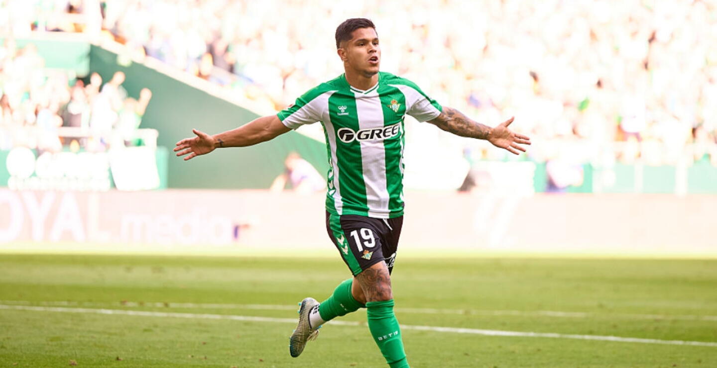'Cucho' Hernández, delantero colombiano que milita en el Betis. 