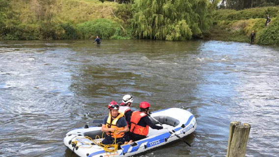 347588_BLU Radio. Buscan a niño de 7 años que cayó al río Bogotá // Foto: Bomberos