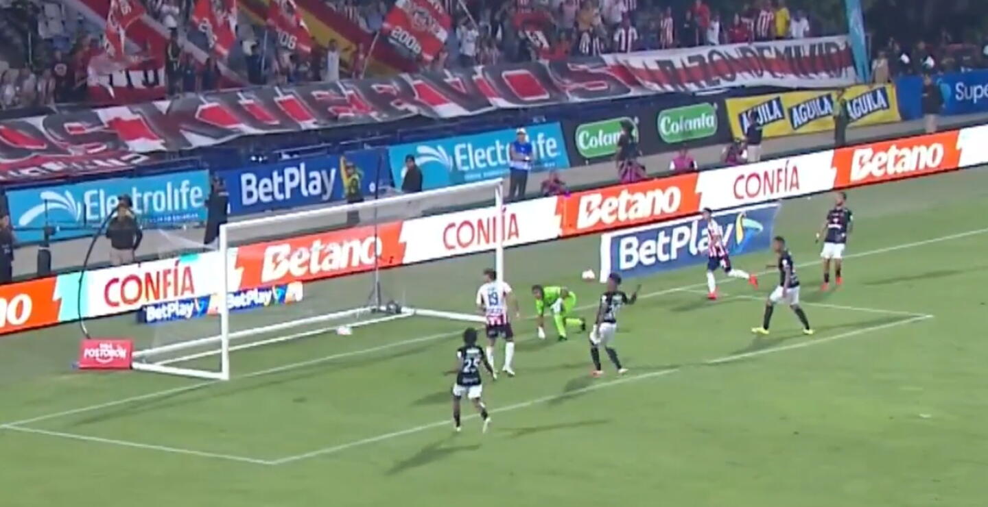 Francisco Fydriszewski y el gol que erró con Junior vs. Internacional de Bogotá.
