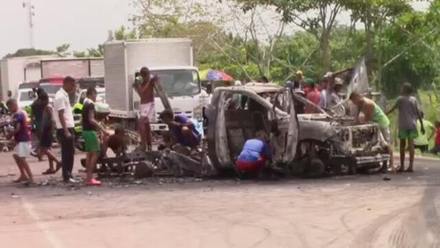 Vándalos aprovecharon protestas de usuarios molestos para quemar y desguazar carro de Electricaribe